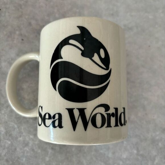 Sea World Dolphin Cove Vintage Ceramic Mug - Picture 3 of 7